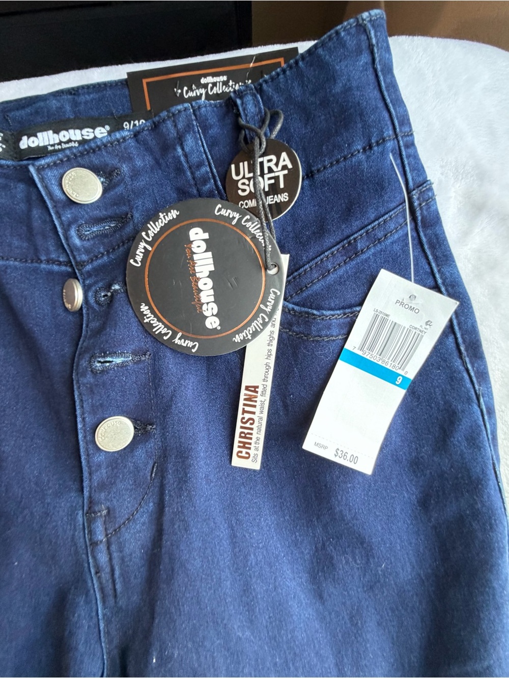 Dollhouse Women's Skinny Jeans in Dark Blue - Picture 4 of 6
